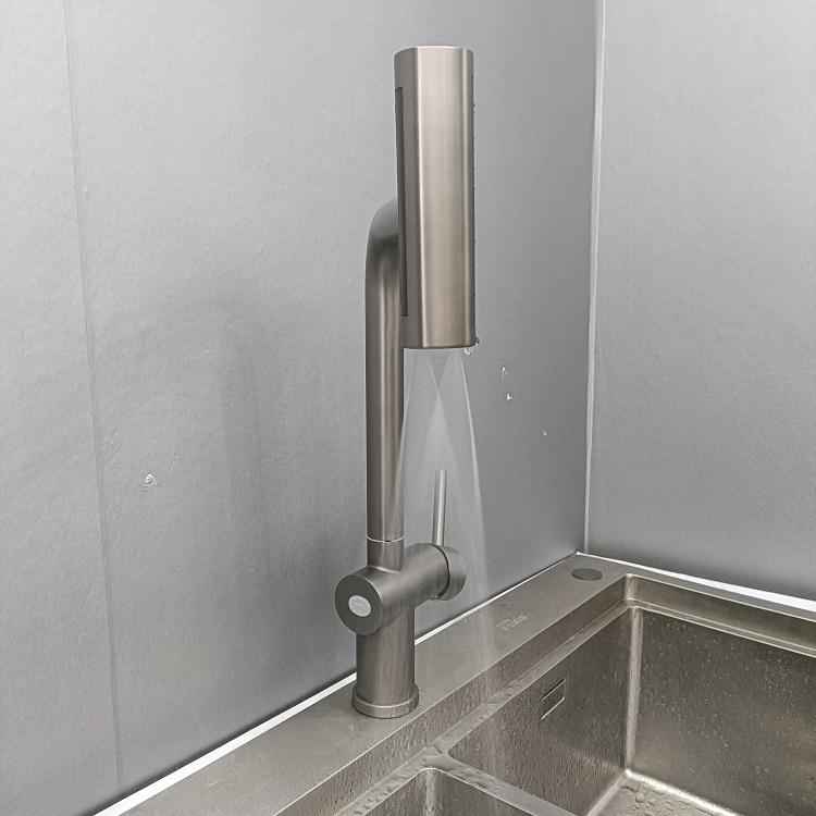 Vòi bếp loa thác hiện đại 4 chế độ xả nước mới nhất hiện nay