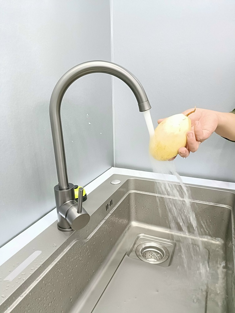 Vòi chậu rửa bát nóng lạnh GRÜNDER GR-635-1K