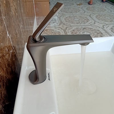 Vòi lavabo đồng thau mạ chân không PVD siêu chống ăn mòn GRÜNDER GR-015K