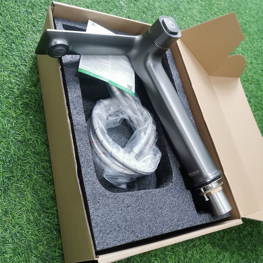 Vòi lavabo ổn định nhiệt độ mạ chân không màu ghi xám cao cấp GRÜNDER GR-VC5011KH