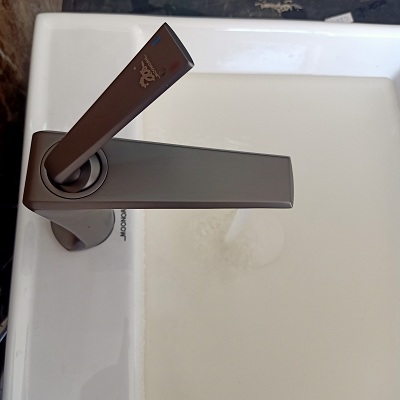 Vòi lavabo đồng thau mạ chân không PVD siêu chống ăn mòn GRÜNDER GR-015K