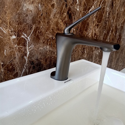 Vòi lavabo đồng thau mạ chân không PVD siêu chống ăn mòn GRÜNDER GR-015K