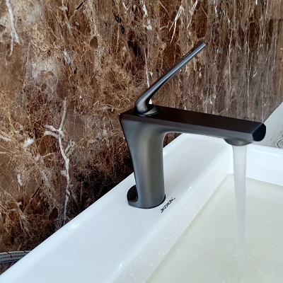 Vòi lavabo đồng thau mạ chân không PVD siêu chống ăn mòn GRÜNDER GR-015K