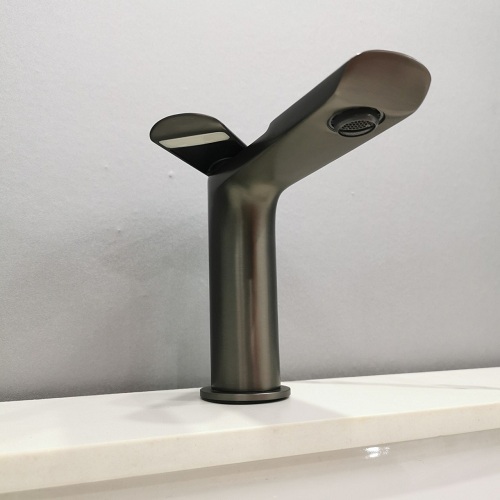 Vòi chậu rửa lavabo nóng lạnh mạ chân không màu ghi xám cao cấp GRÜNDER GR-VC5012K