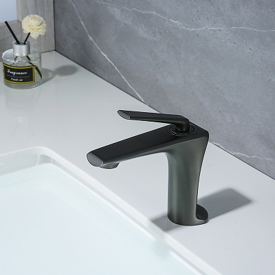 Vòi lavabo đồng thau mạ chân không PVD siêu chống ăn mòn GRÜNDER GR-015K