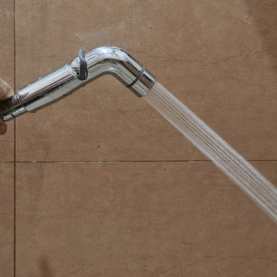 Xịt vệ sinh bồn cầu điều chỉnh áp lực nước thông minh