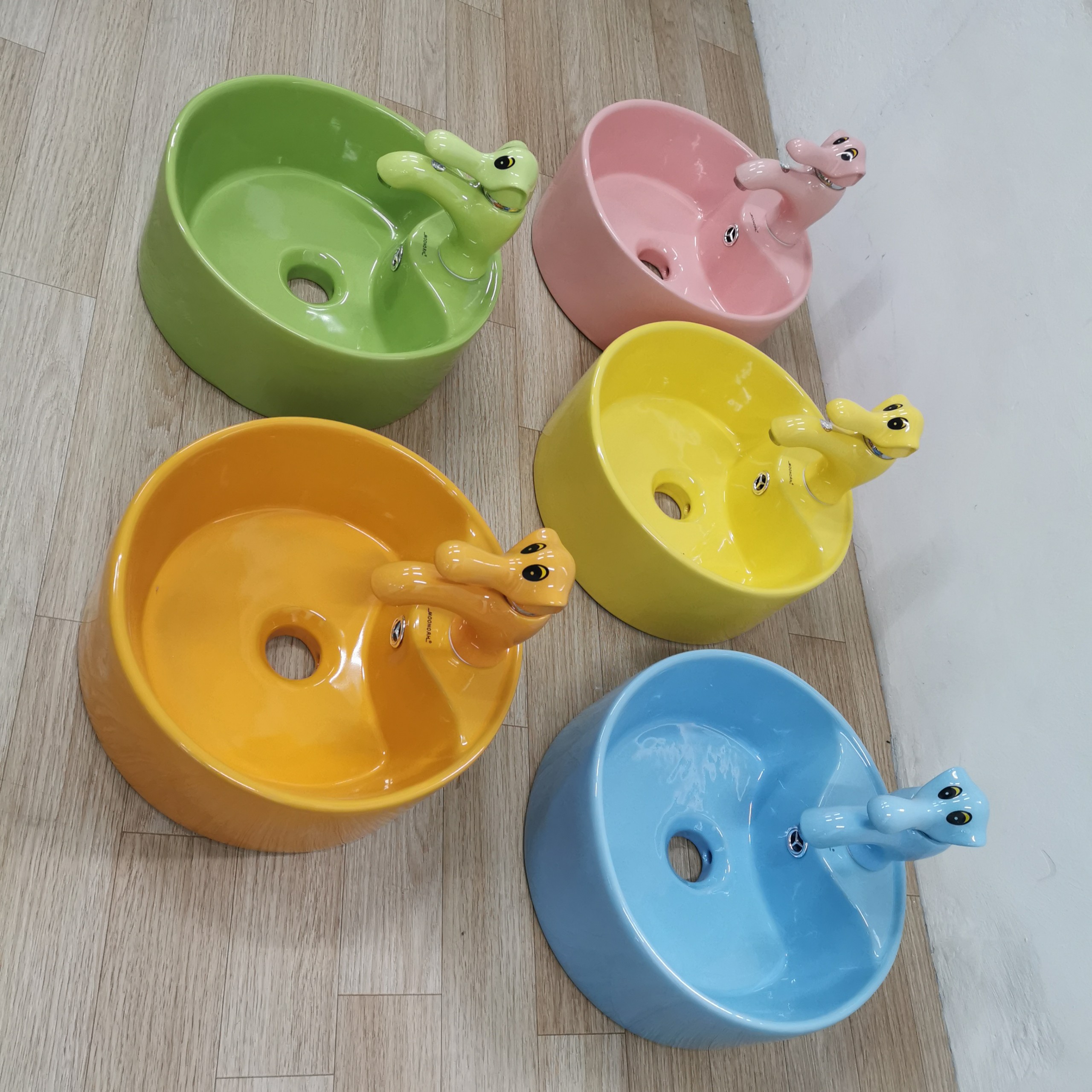 Chậu lavabo trẻ em Moonoah màu xanh dương MN- C228BL cho trường học mầm non