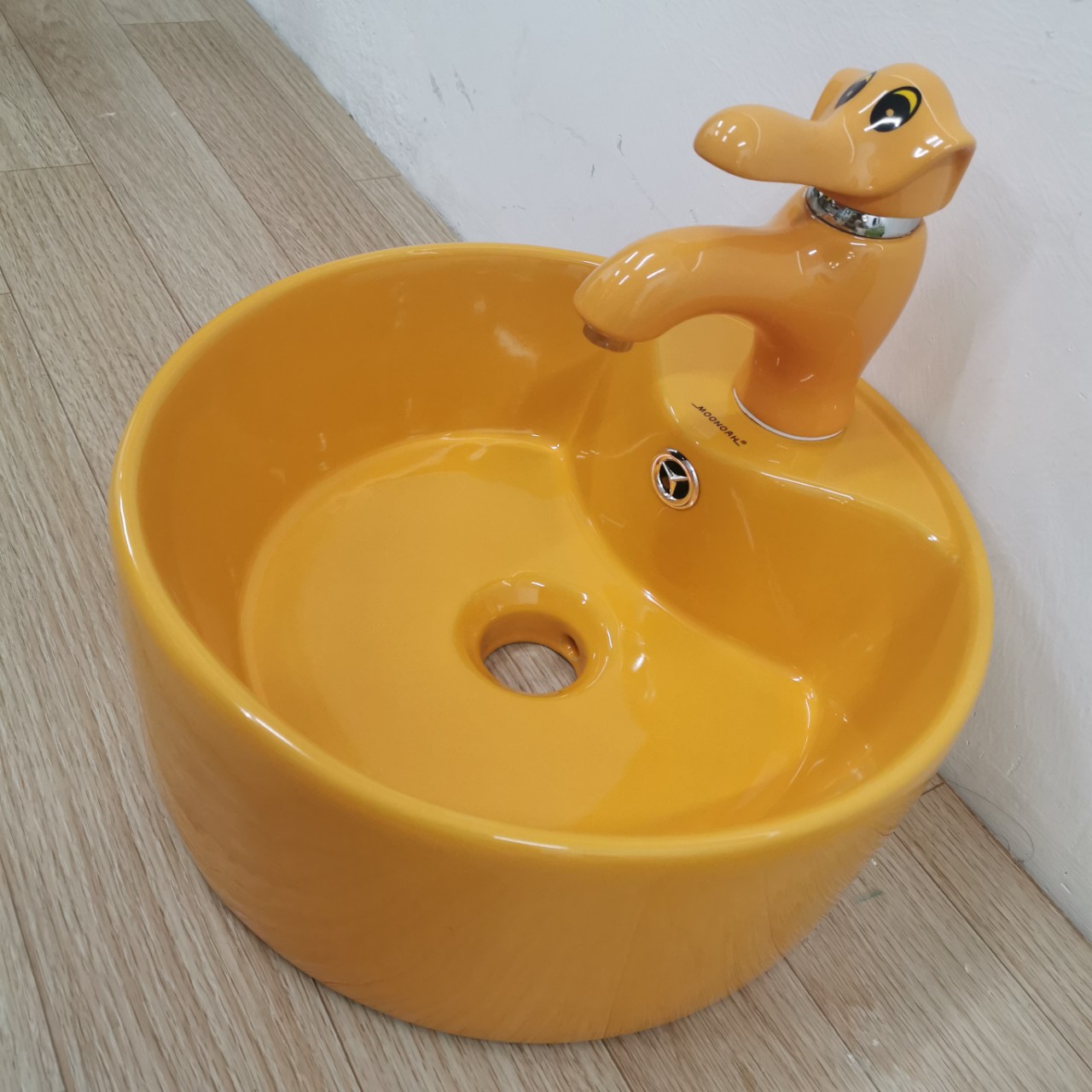 Chậu lavabo trẻ em Moonoah màu cam MN- C228OR cho trường học mầm non