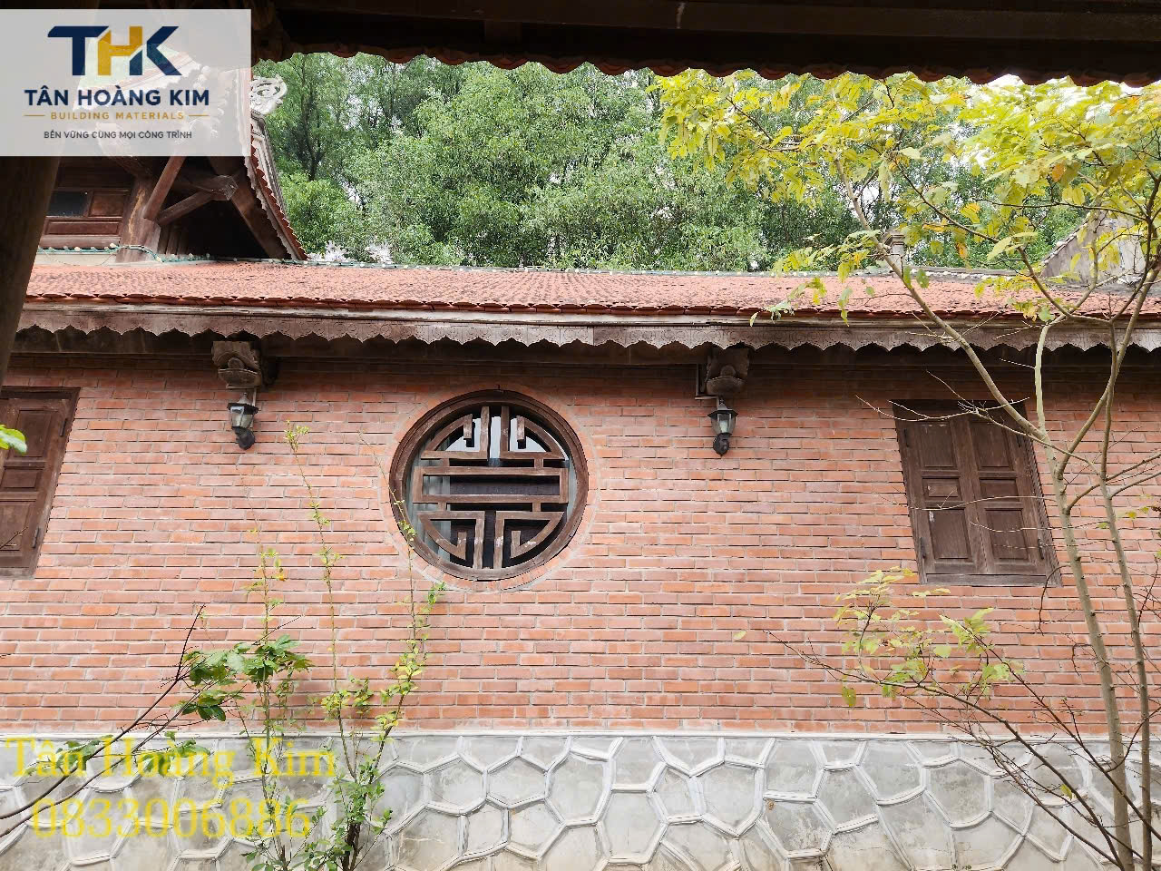 Công ty Tân Hoàng Kim - chuyên cung cấp các loại gạch bát đỏ, gạch bát hoả biến và các loại gạch cổ đình chùa