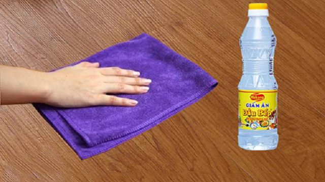 Cách tẩy sơn dầu trên nền gạch ốp lát nhanh nhất - sạch nhất
