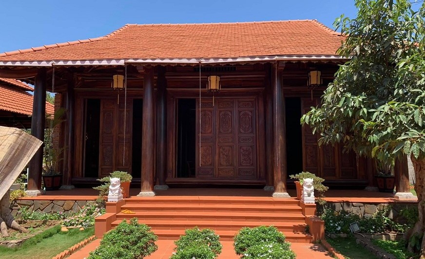 Ngôi Nhà Cổ Giữa Lòng Thủ Đô Đẹp Mê Hồn – Bí Quyết Nằm Ở Gạch Ngói!