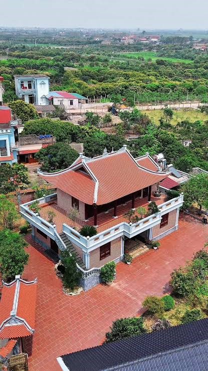 TÍN NGƯỠNG DÂN GIAN VÀ Ý NGHĨA CỦA GẠCH NGÓI MÀU ĐỎ TRONG ĐÌNH, CHÙA