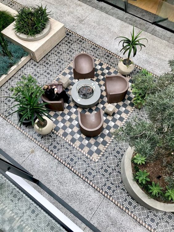Lưu ý trong chọn gạch lát sân đẹp, bền và an toàn