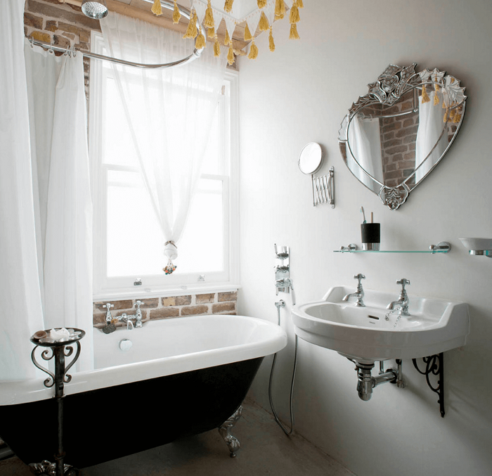 Một số lưu ý về phong thủy khi treo gương toilet