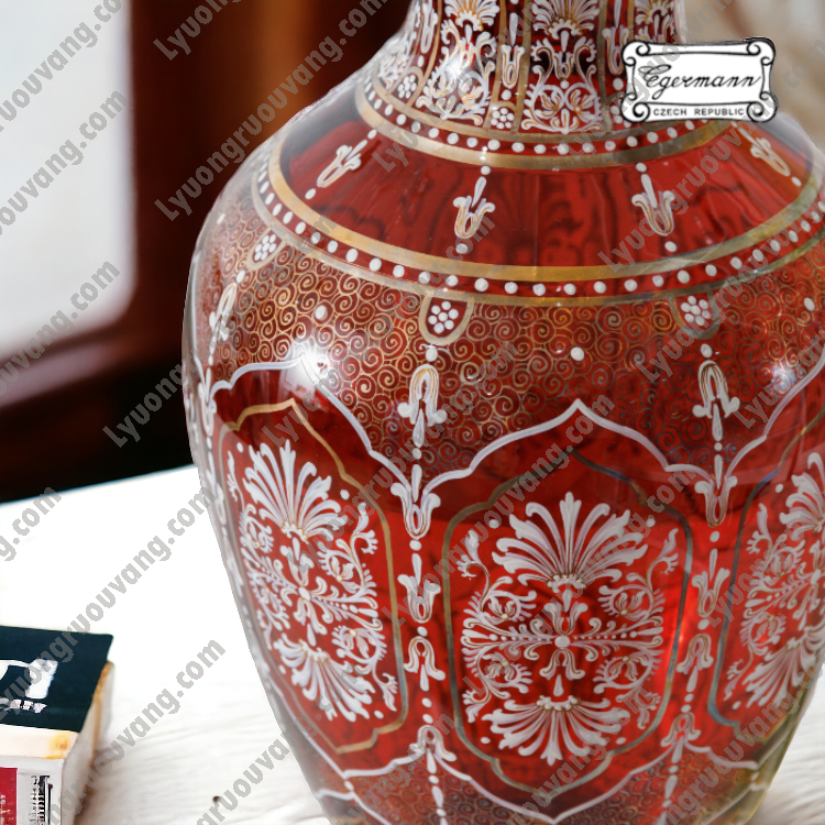 Bình hoa pha lê đỏ họa sang trọng Egermann