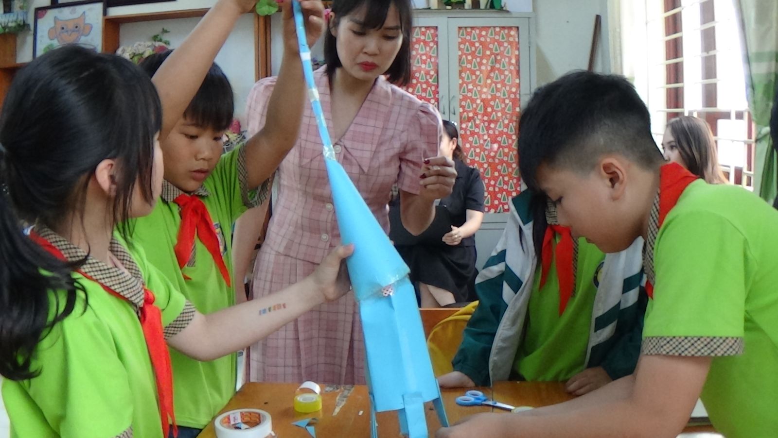 Gợi ý cách làm sản phẩm STEM lớp 2 đơn giản, ý nghĩa giúp trẻ sáng tạo, tư duy hơn