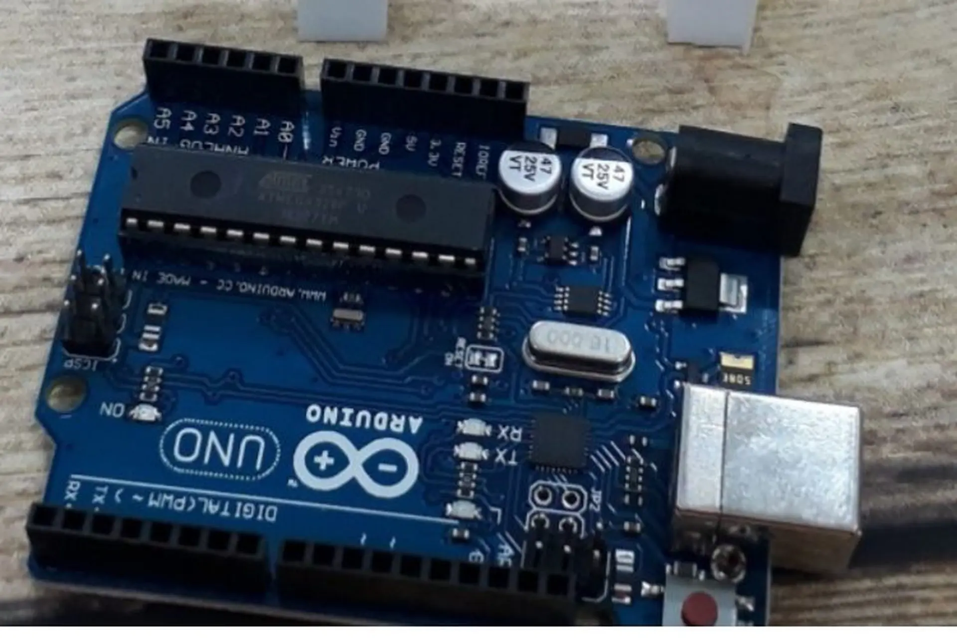 Arduino Uno là gì? Khám phá bộ mạch nhỏ bé nhưng đầy quyền năng