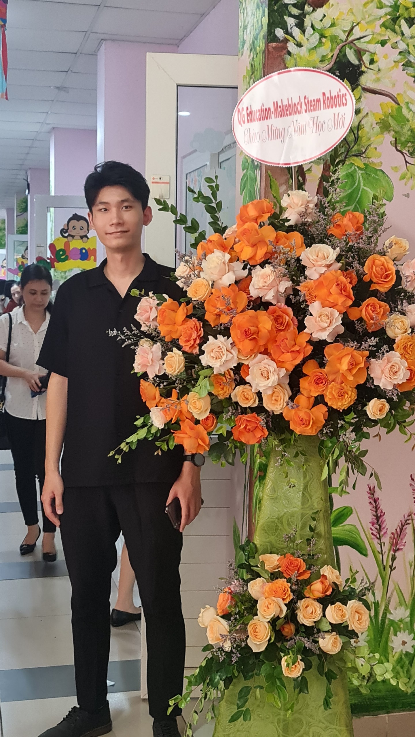 Không khí rộn ràng khai giảng năm học mới 2022-2023 tại Trường Tiểu Học I-Sắc Niu-Tơn