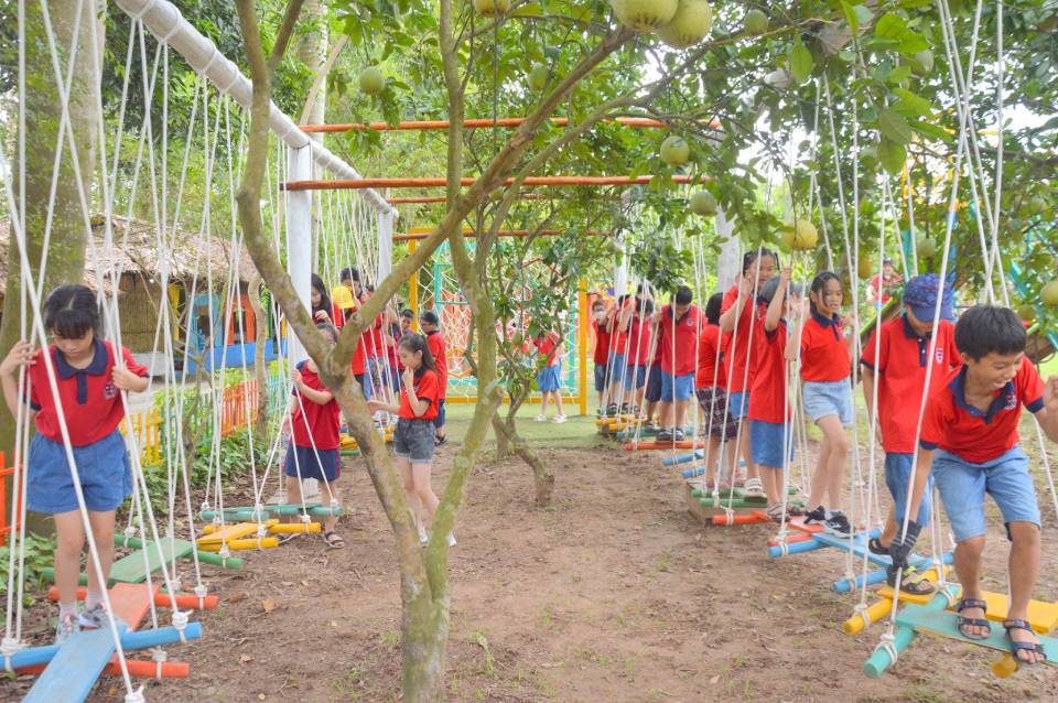 Một ngày làm nông dân tại Vạn An