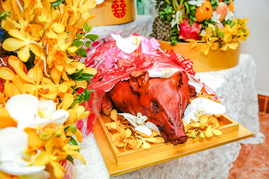 Tráp lợn quay Dịch vụ cưới hỏi Xuân Thiên