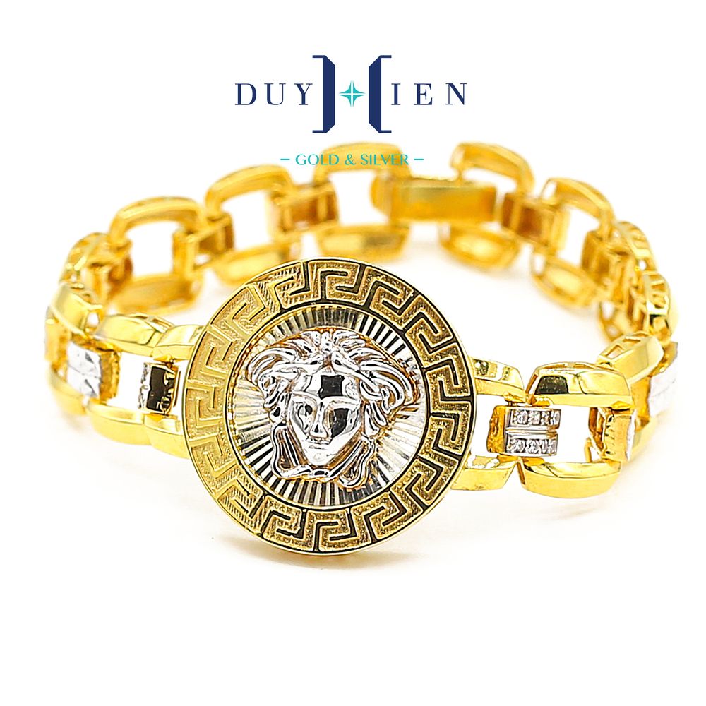 Lắc tay vàng 18k nữ Versace sang trọng 2024 - Sự kết hợp hoàn hảo giữa chất liệu và thiết kế chính là điểm mạnh của những chiếc lắc tay vàng 18k nữ của Versace. Với vẻ đẹp thanh lịch, sang trọng và quý phái, chúng sẽ là món quà tuyệt vời dành cho bất kỳ cô gái nào mong muốn thêm phong cách và sự ấn tượng cho bộ trang phục của mình. Hãy thưởng thức những hình ảnh đẹp mắt của Lắc tay vàng 18k nữ Versace sang trọng 2024!