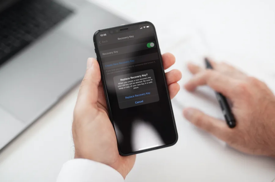 Kẽ hở khiến iPhone bị khóa vĩnh viễn