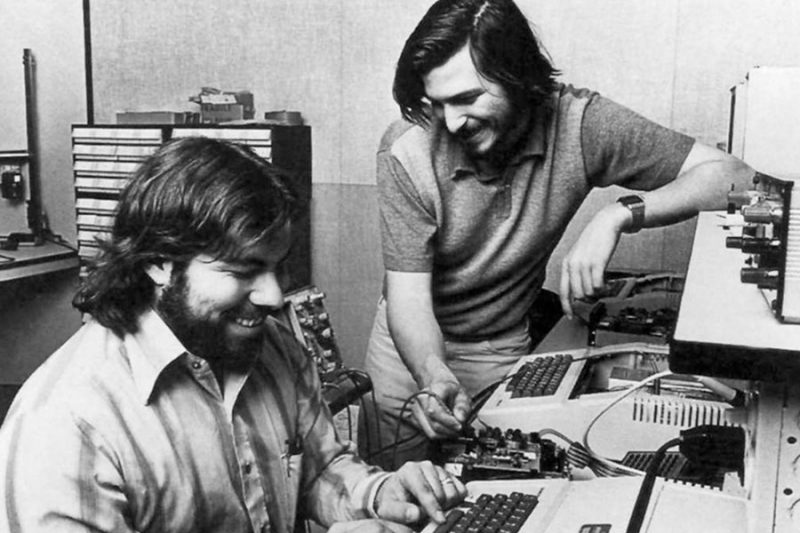 𝘼̉𝙣𝙝 𝙝𝙞𝙚̂́𝙢 𝙩𝙞𝙚̂́𝙩 𝙡𝙤̣̂ 𝙢𝙤̣̂𝙩 𝙥𝙝𝙖̂̀𝙣 𝙡𝙮́ 𝙙𝙤 𝙩𝙝𝙖̀𝙣𝙝 𝙘𝙤̂𝙣𝙜 𝙘𝙪̉𝙖 𝙎𝙩𝙚𝙫𝙚 𝙅𝙤𝙗𝙨