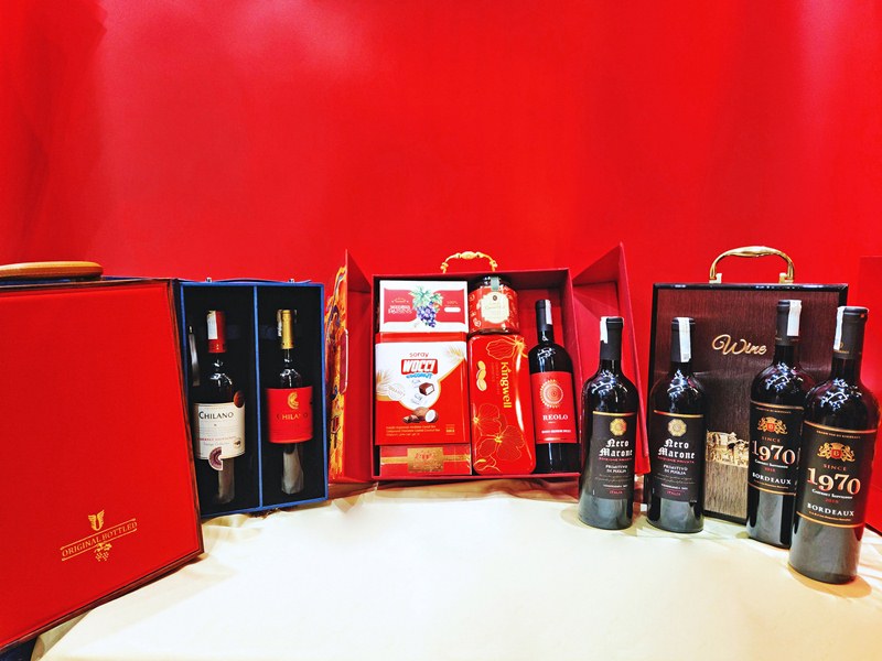 Set quà Tết - Hộp rượu vang & whiskey đẳng cấp