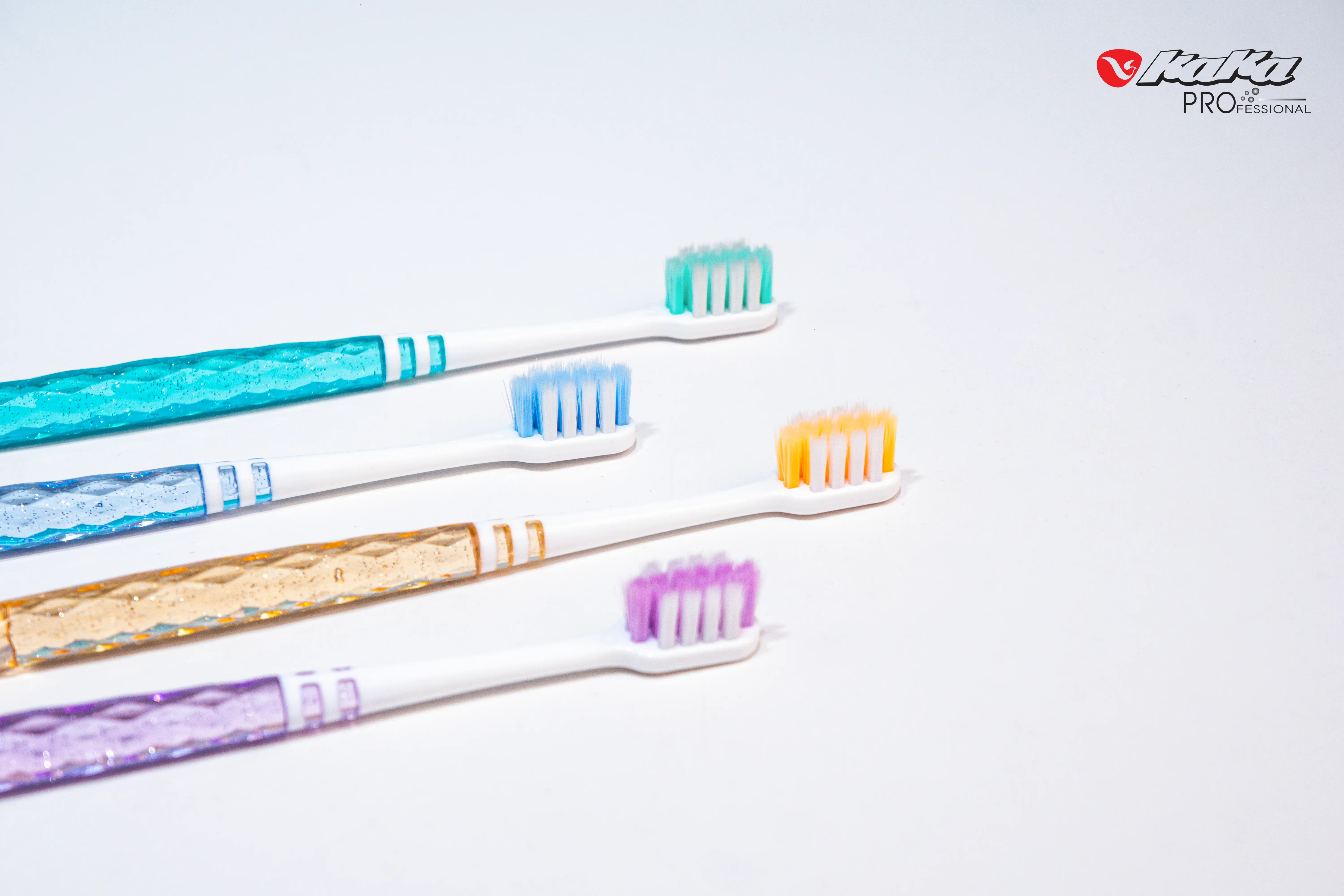 Bàn chải KaKa với sợi lông mềm mảnh chỉ 0.01mm