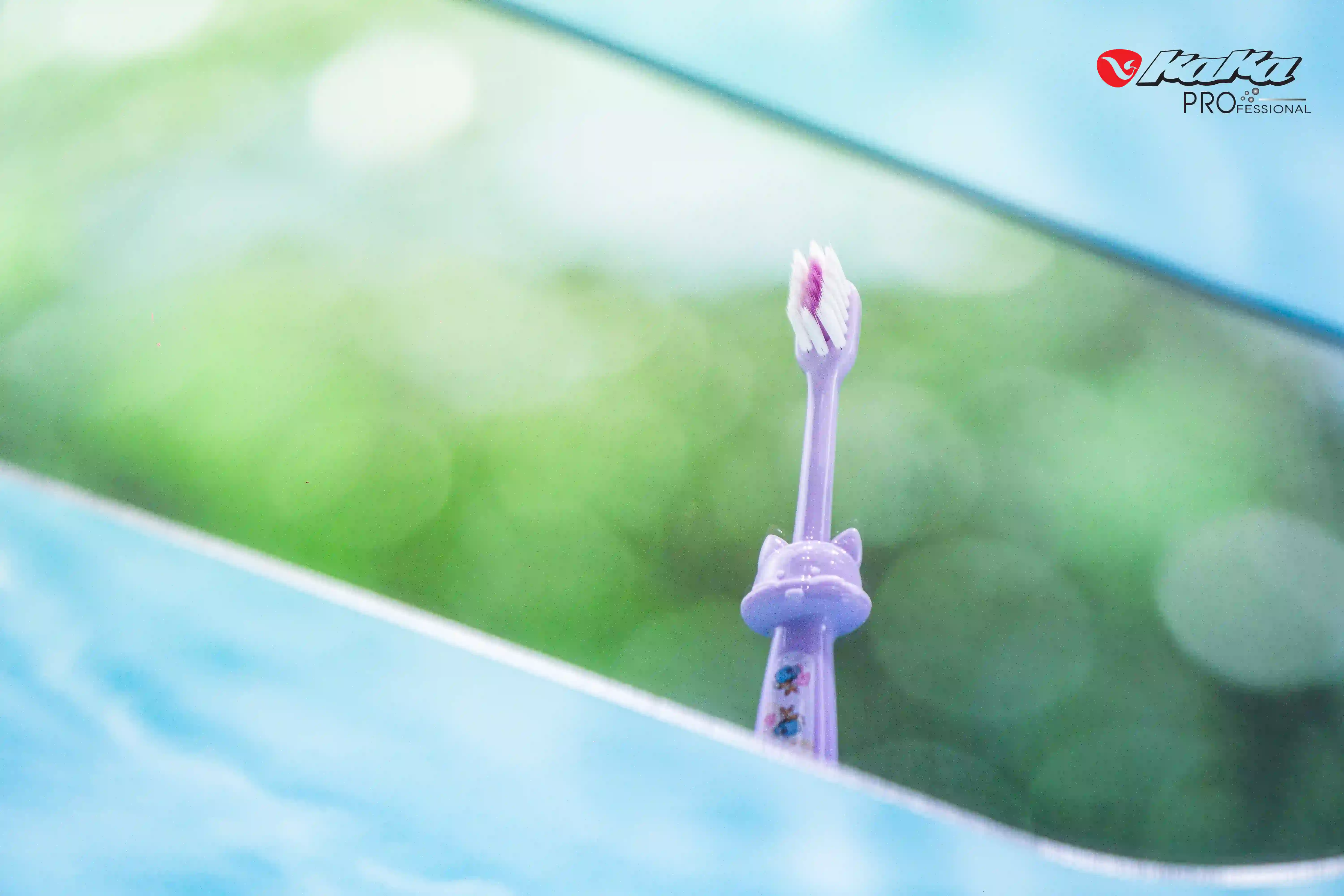 Bàn chải KaKa trẻ em với thiết kế ngộ nghĩnh