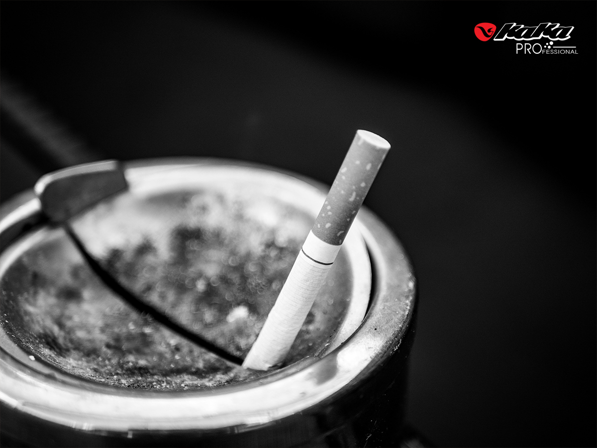 Thuốc lá cũng là một trong những nguyên nhân gây tụt lợi