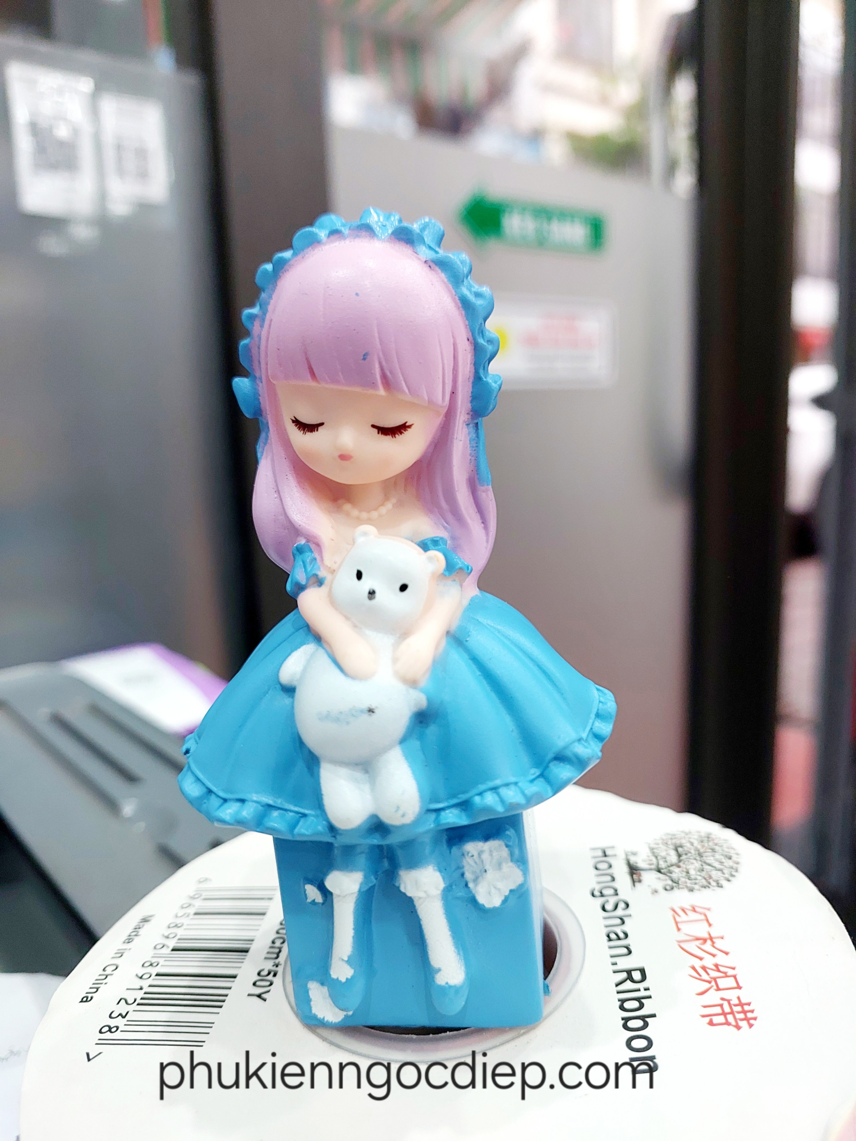 cong-chua-ba-le-vay-xanh-duong