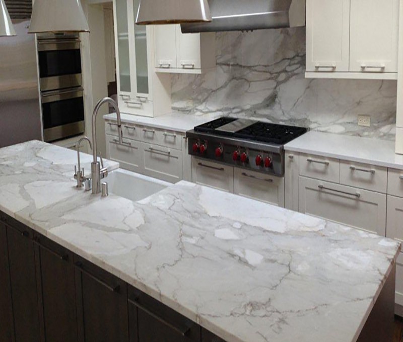 Đá marble Calacatta được dùng để trang trí phòng bếp 