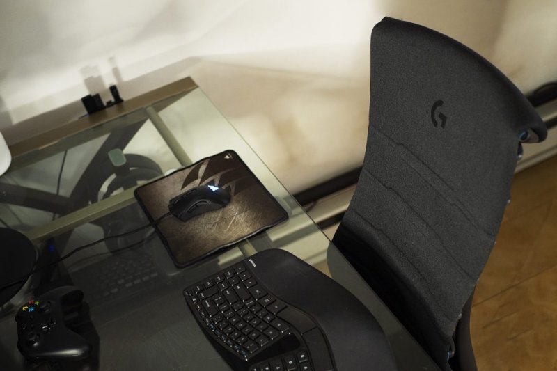 ghế gaming cao cấp Herman Miller va Logitech 
