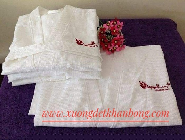 bang-bao-gia-ao-choang-tam-khach-san-nam-2020