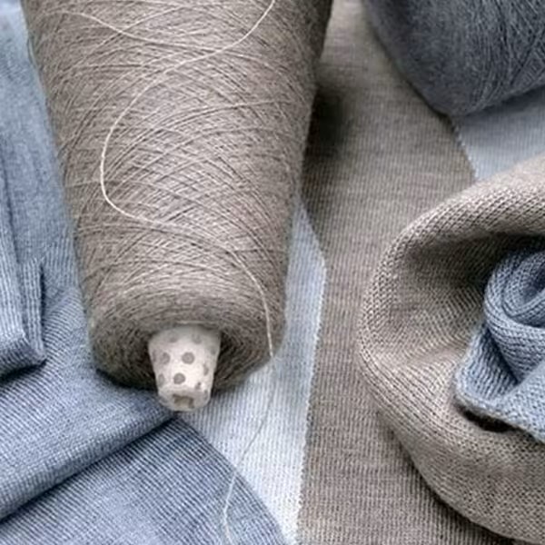 vai-cashmere-la-gi-chat-lieu-xa-xi-bac-nhat-nganh-may-mac