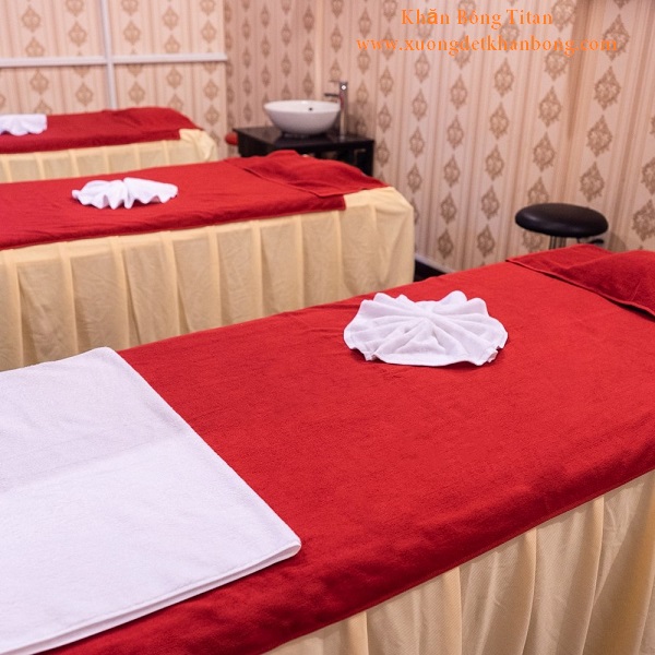 Khăn trải giường spa màu đỏ đô