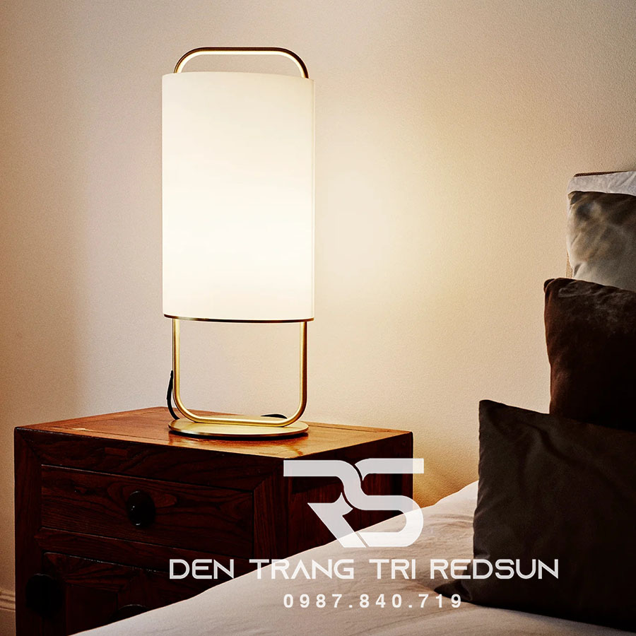 https://denredsun.com/den-ban-hien-dai-bac-au-db2085