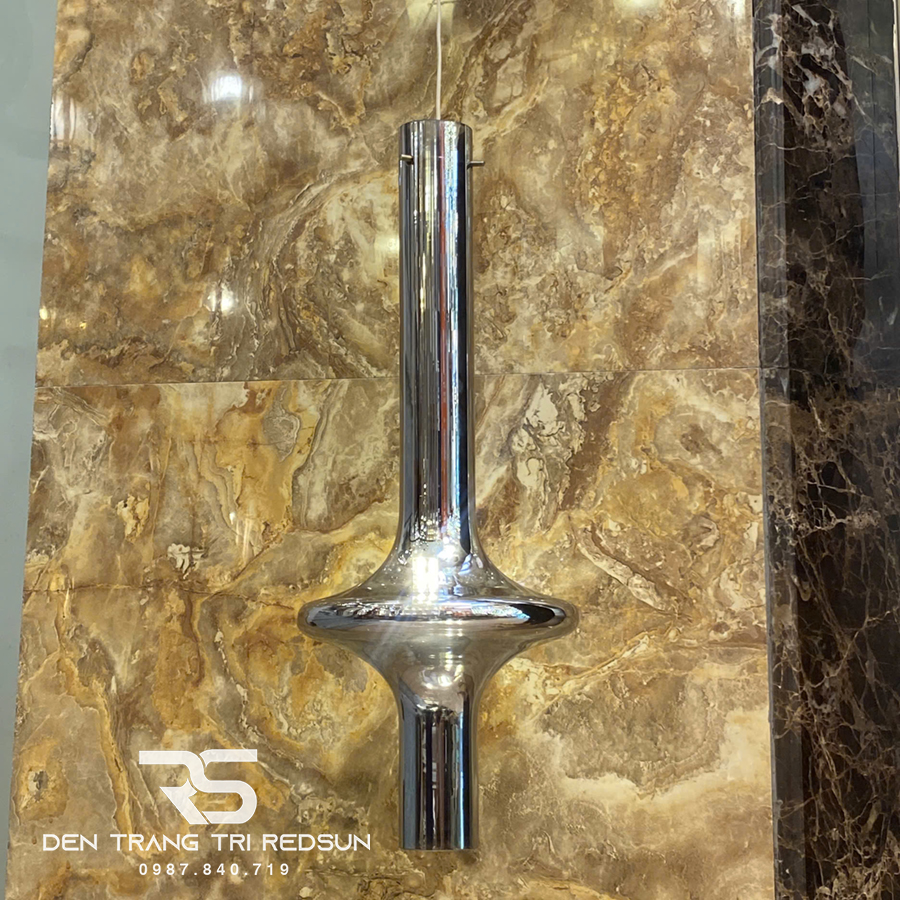 den-tha-hien-dai-phong-cach-bac-au-ong-thuy-tinh-hinh-phi-tieu-lap-phong-khach-sanh-cho-cau-thang-thong-tang-cdt-t054