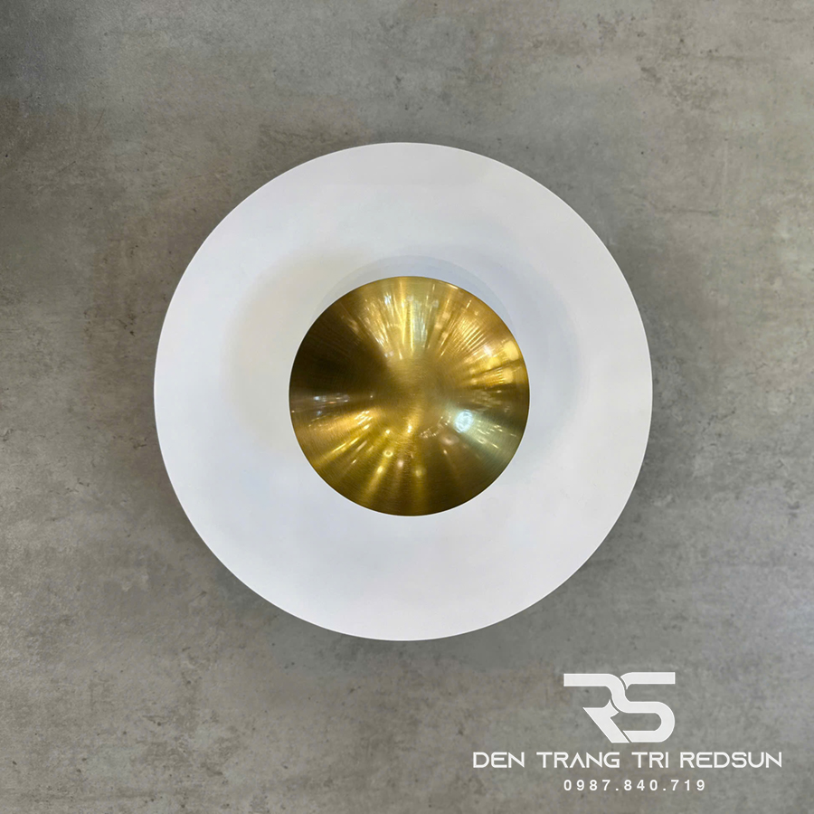 den-tuong-trang-tri-phong-khach-phong-ngu-cau-thang-hinh-dia-bay-phong-cach-bac-au-dt-124