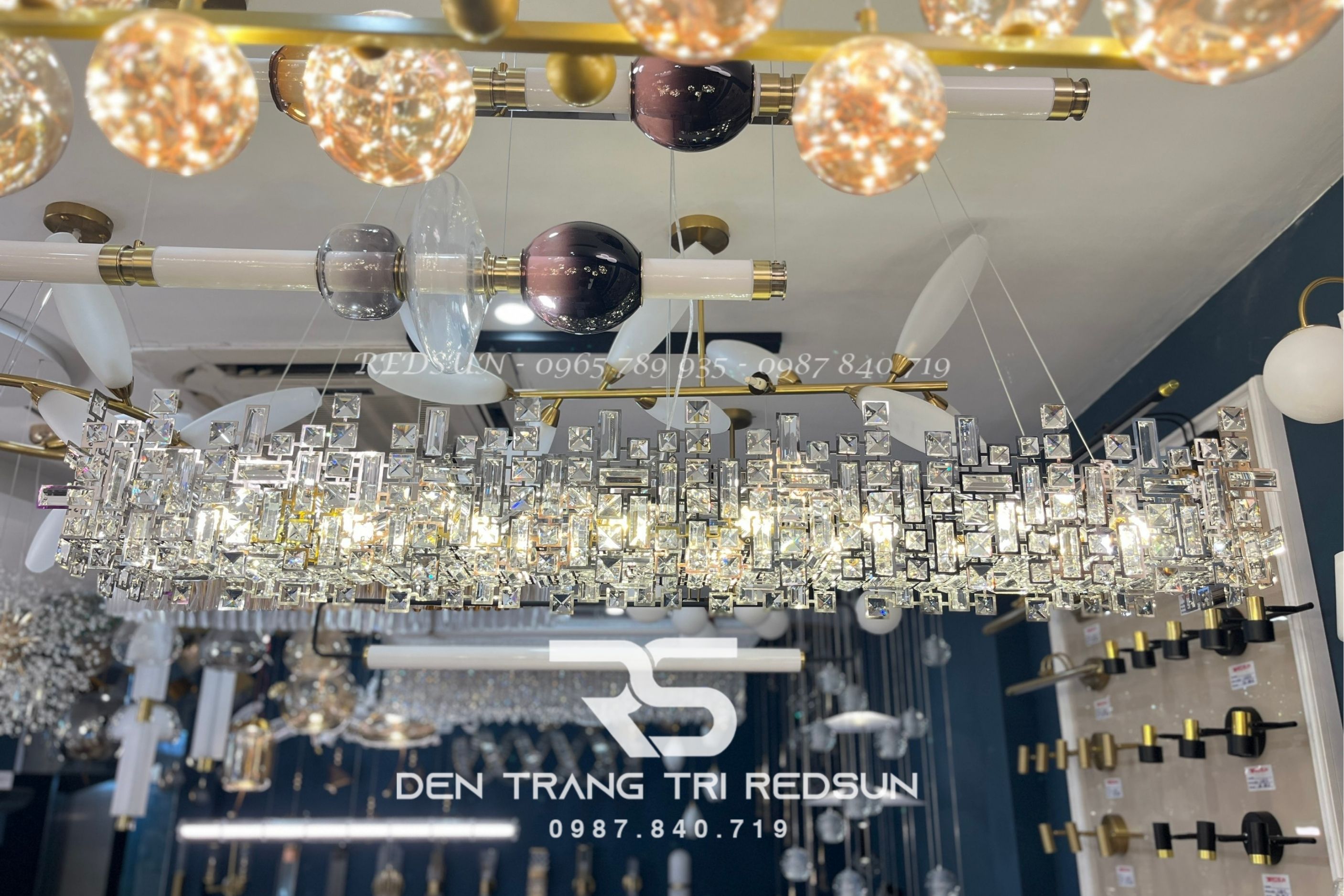 den-chum-trang-tri-phong-khach-sanh-cho-phong-an-phong-ngu-chat-lieu-pha-le-phong-cach-italia-dcp-002