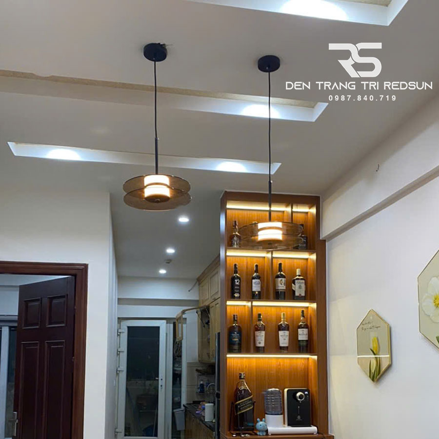 den-tha-ban-an-hien-dai-bac-au-choa-thuy-tinh-cdt-bt-049