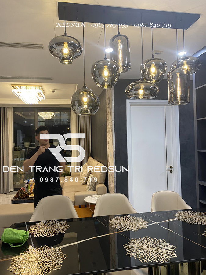 den-tha-ban-an-hien-dai-bac-au-choa-thuy-tinh-den-khoi-cdt-l014-bo-8-tha