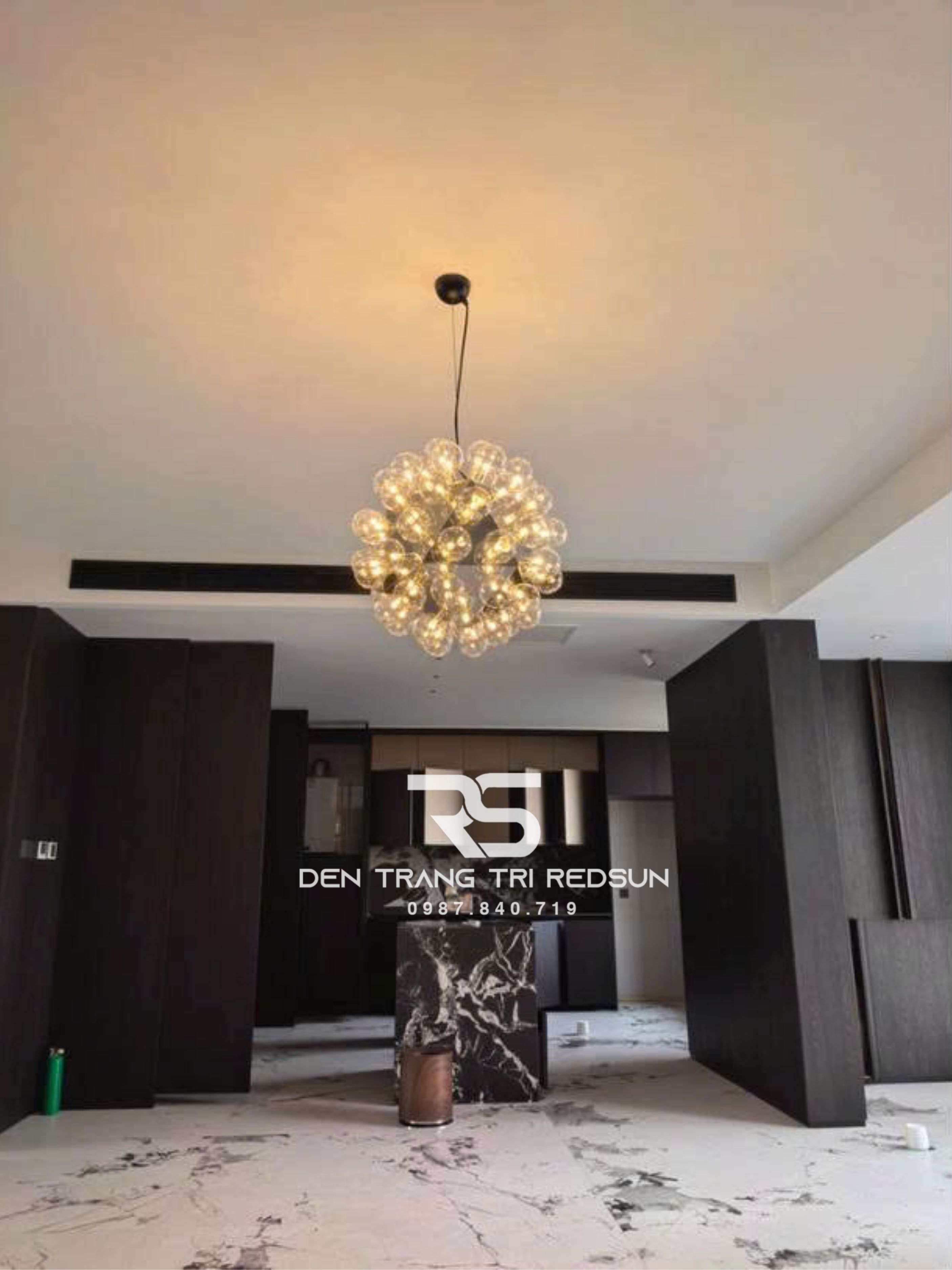 den-chum-phong-khach-hien-dai-bac-au-bong-bong-chat-lieu-thuy-tinh-dc-t113