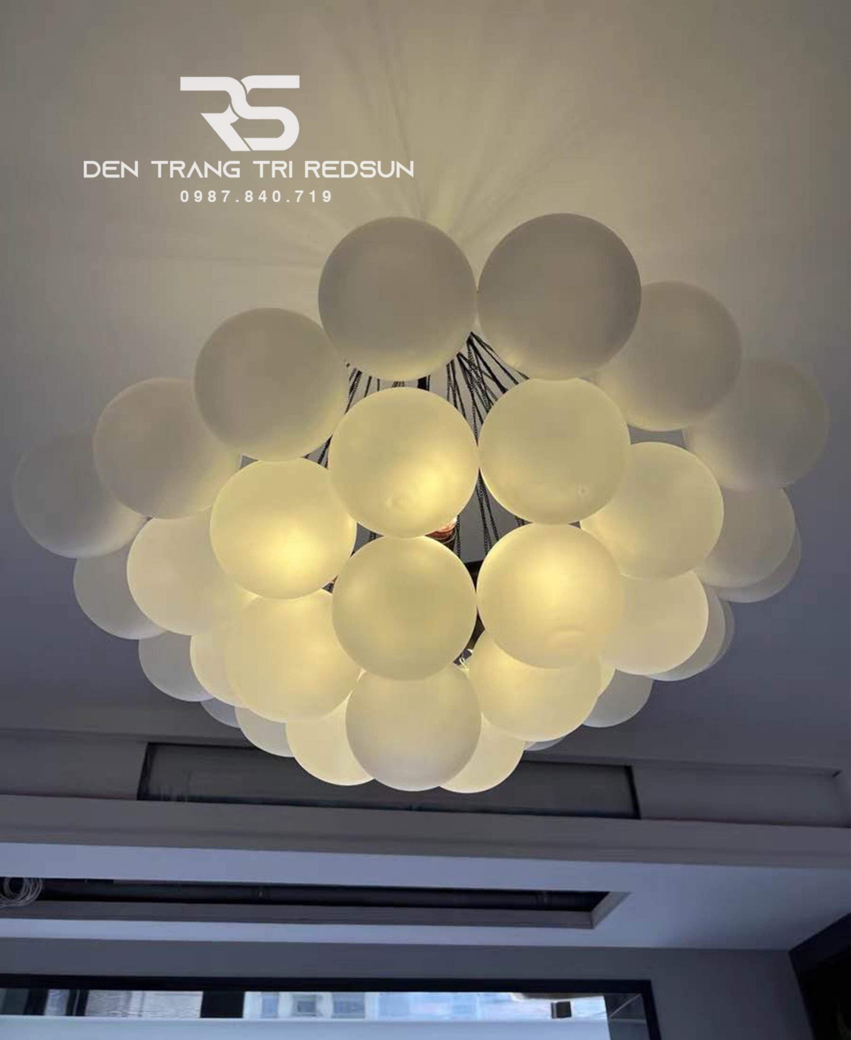 den-chum-phong-khach-hien-dai-bac-au-bong-bong-chat-lieu-thuy-tinh-dc-t112