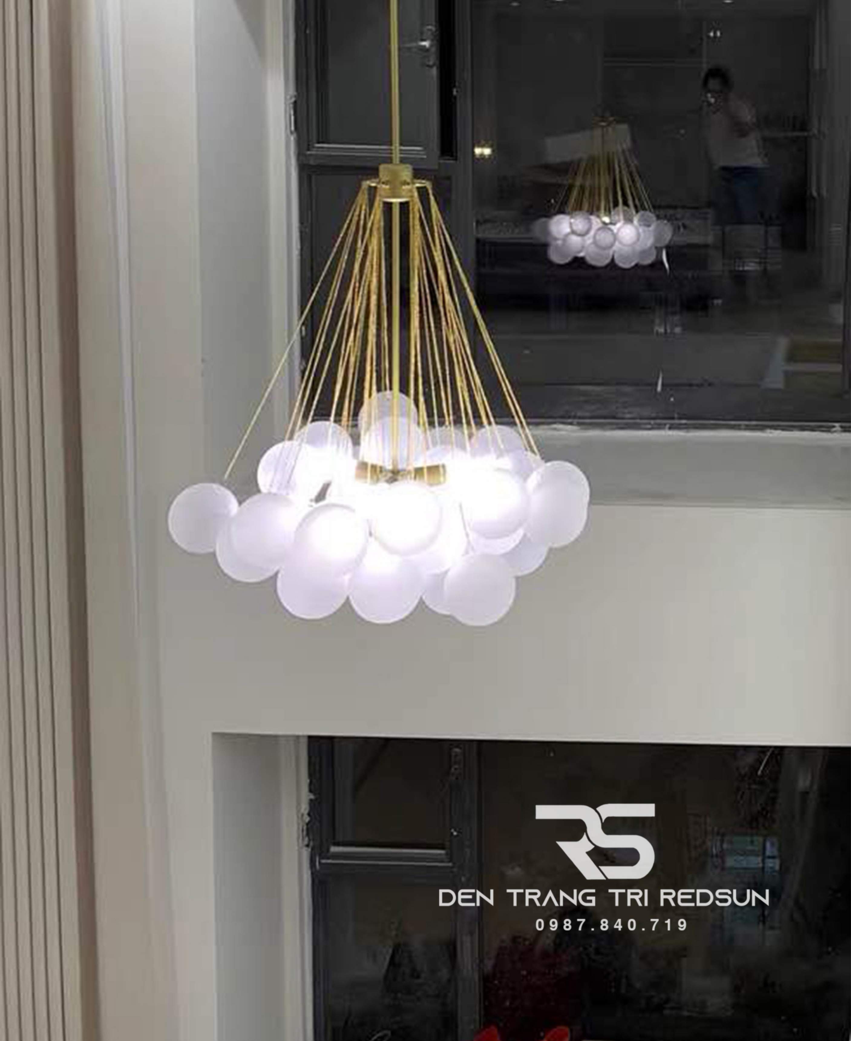 den-chum-phong-khach-hien-dai-bac-au-bong-bong-chat-lieu-thuy-tinh-dc-t112