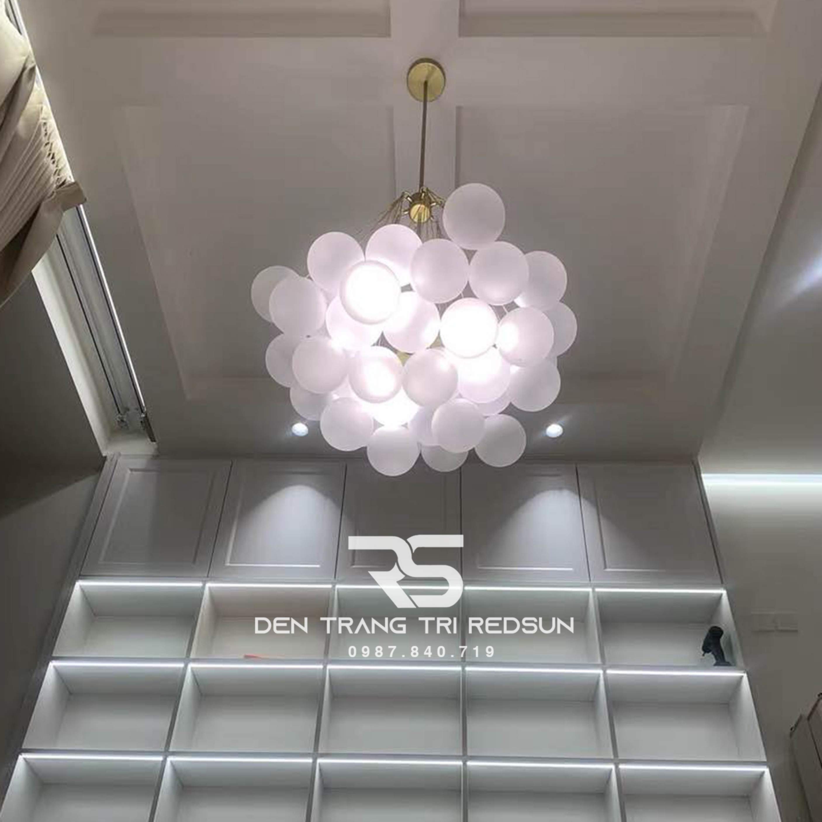 den-chum-phong-khach-hien-dai-bac-au-bong-bong-chat-lieu-thuy-tinh-dc-t112