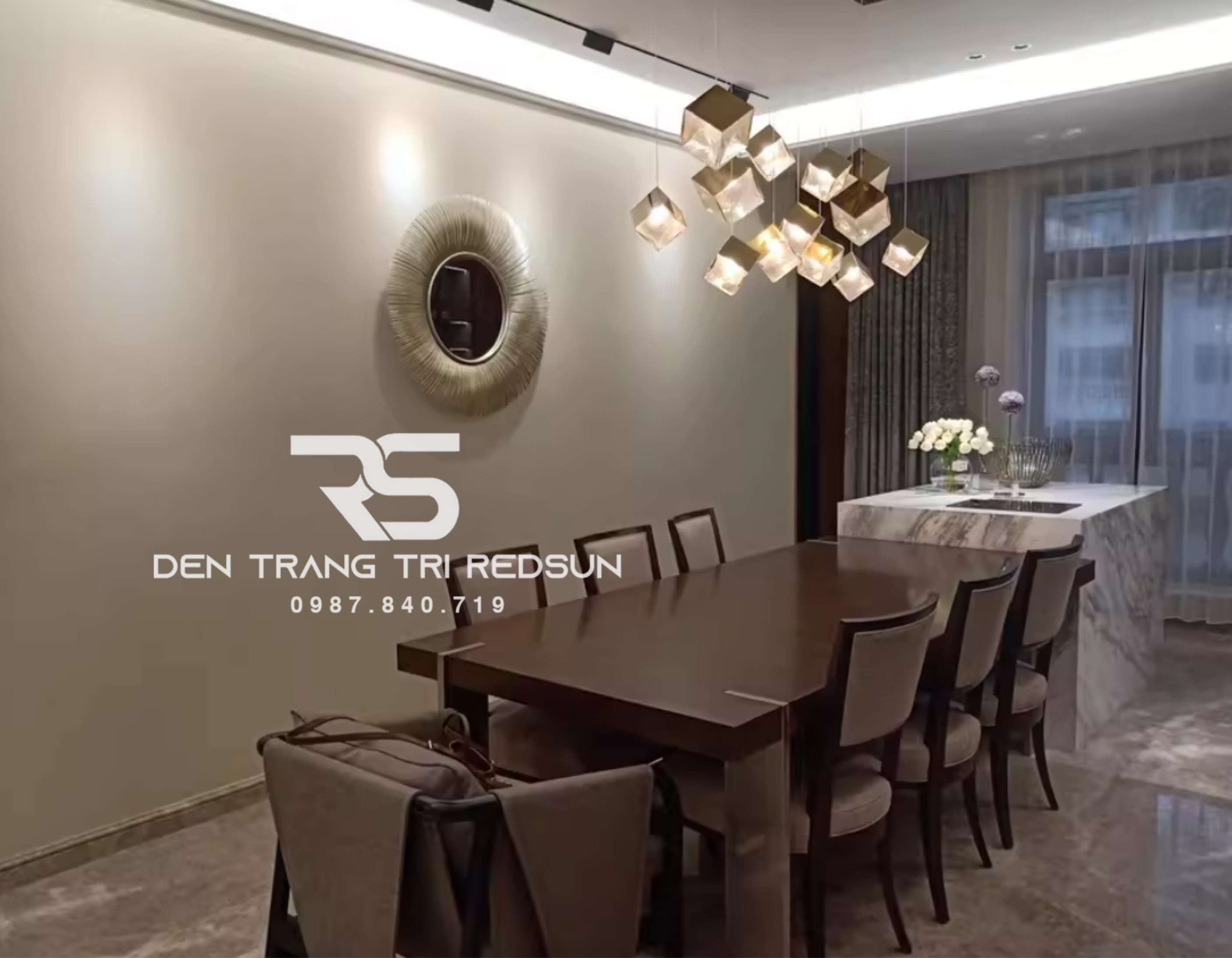 den-tha-thuy-tinh-hien-dai-hinh-khoi-vuong-lap-thong-tang-cau-thang-phong-khach-ban-an-htk-nk002