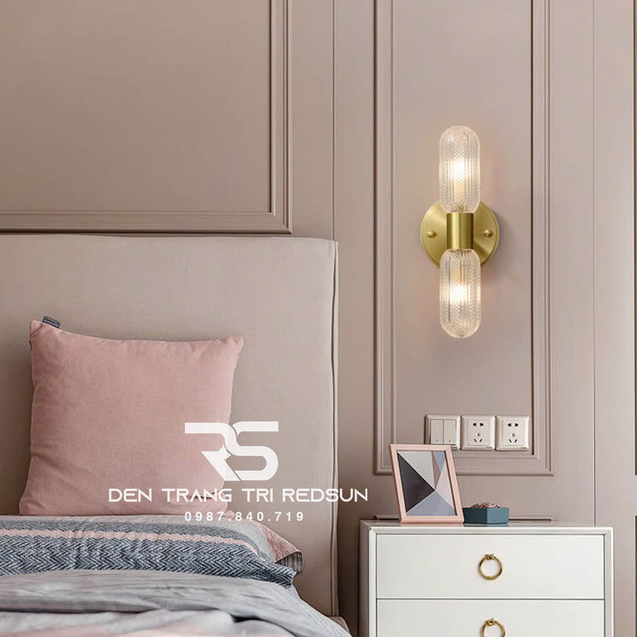 den-tuong-trang-tri-phong-khach-phong-ngu-cau-thang-phong-cach-bac-au-chat-lieu-pha-le-dtp-002