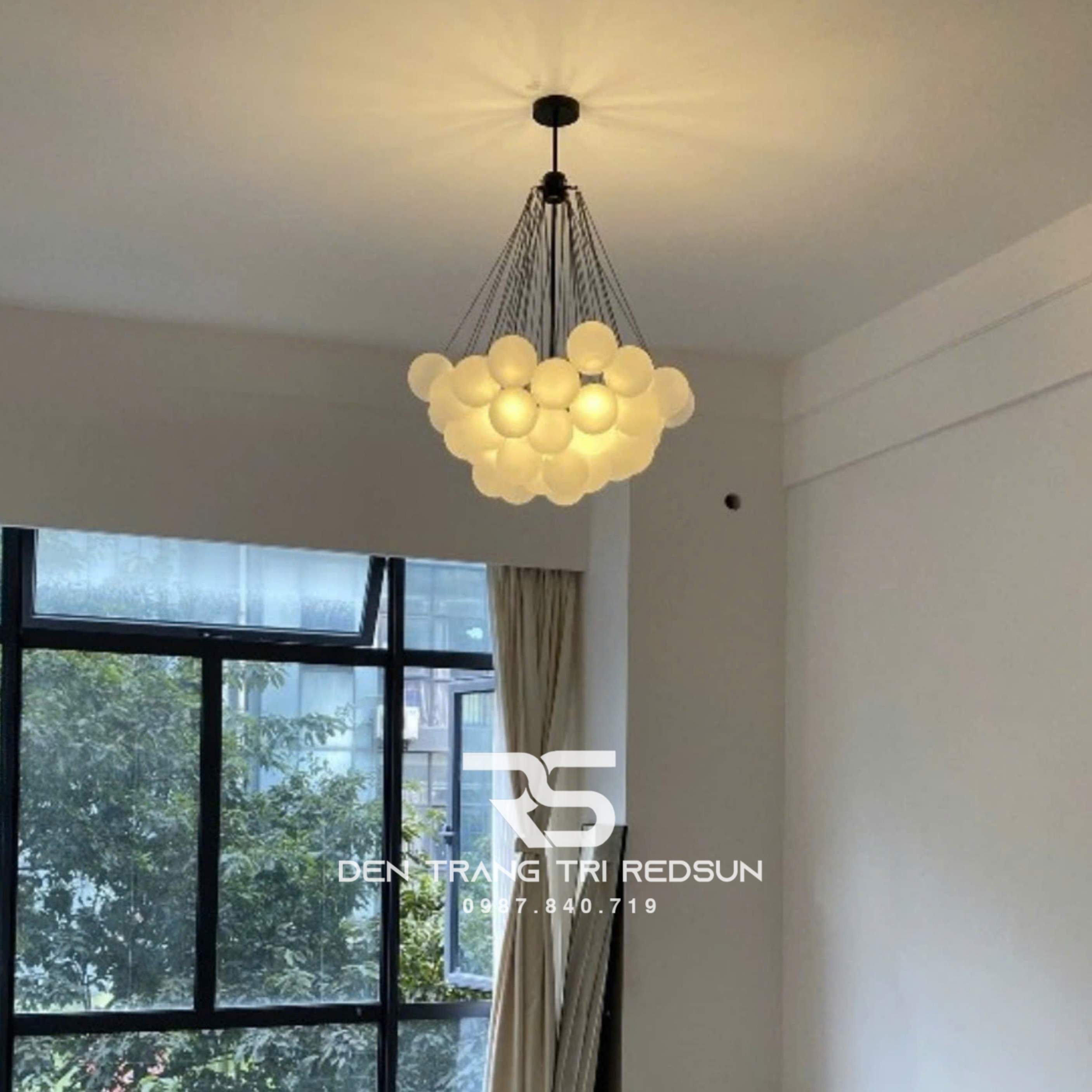 den-chum-phong-khach-hien-dai-bac-au-bong-bong-chat-lieu-thuy-tinh-dc-t112